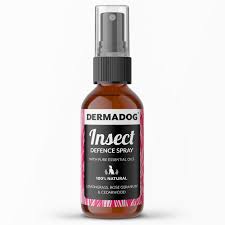 A natural defence spray to help protect your dog from fleas, ticks, flies and mosquitoes. Made with 100% pure essential oils of rose geranium, lemongrass and cedarwood, this aromatic blend doesn't just help deters those pesky bugs, it smells great!